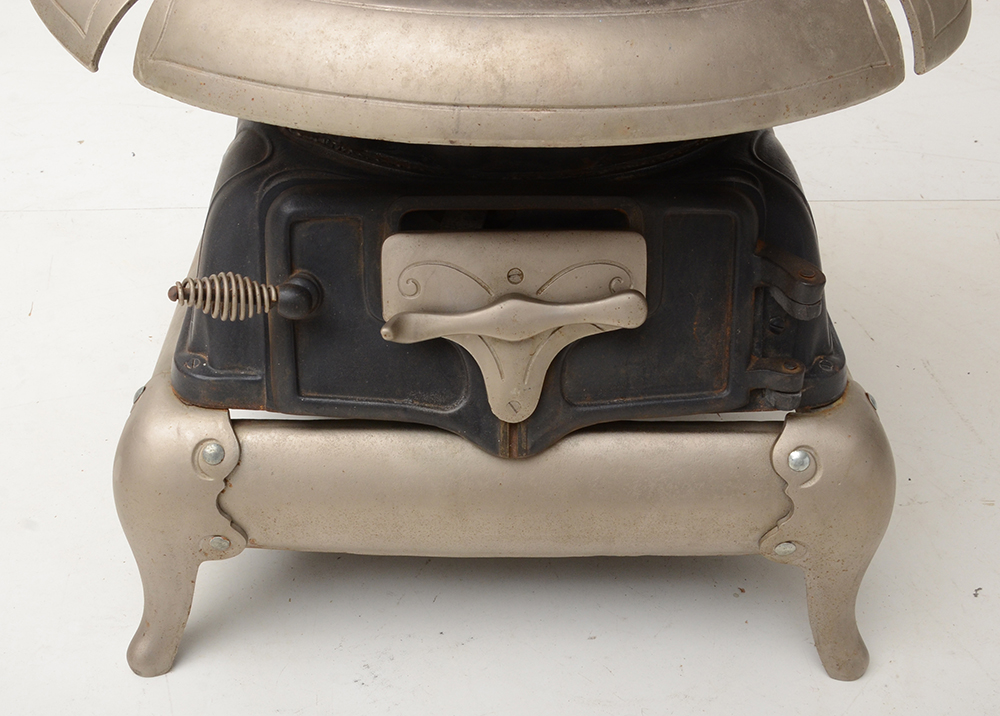 Moores Air-Tight Oak No. 9028 Cast Iron Stove