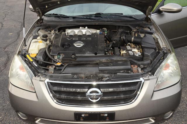 2003 Nissan Altima SE 3.5L V6 Sedan in Velvet Beige