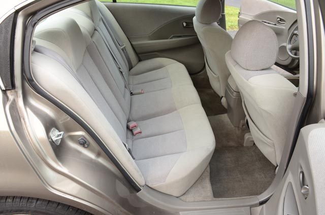 2003 Nissan Altima SE 3.5L V6 Sedan in Velvet Beige