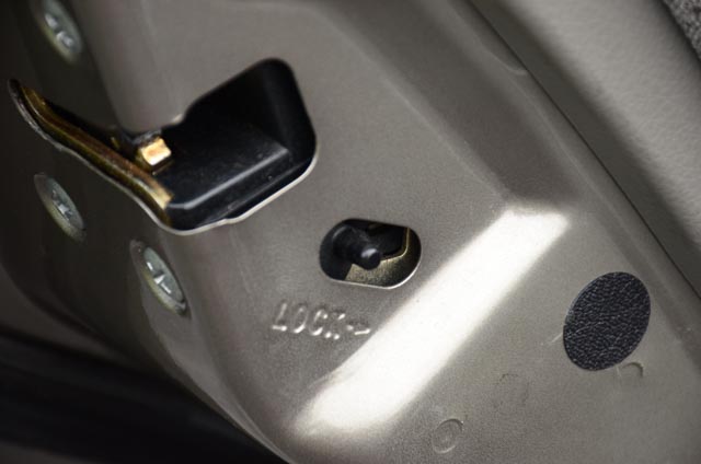 2003 Nissan Altima SE 3.5L V6 Sedan in Velvet Beige