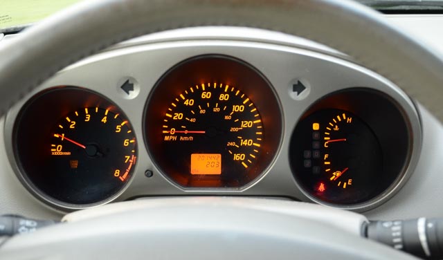 2003 Nissan Altima SE 3.5L V6 Sedan in Velvet Beige