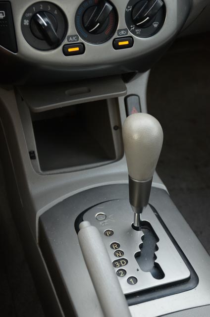 2003 Nissan Altima SE 3.5L V6 Sedan in Velvet Beige