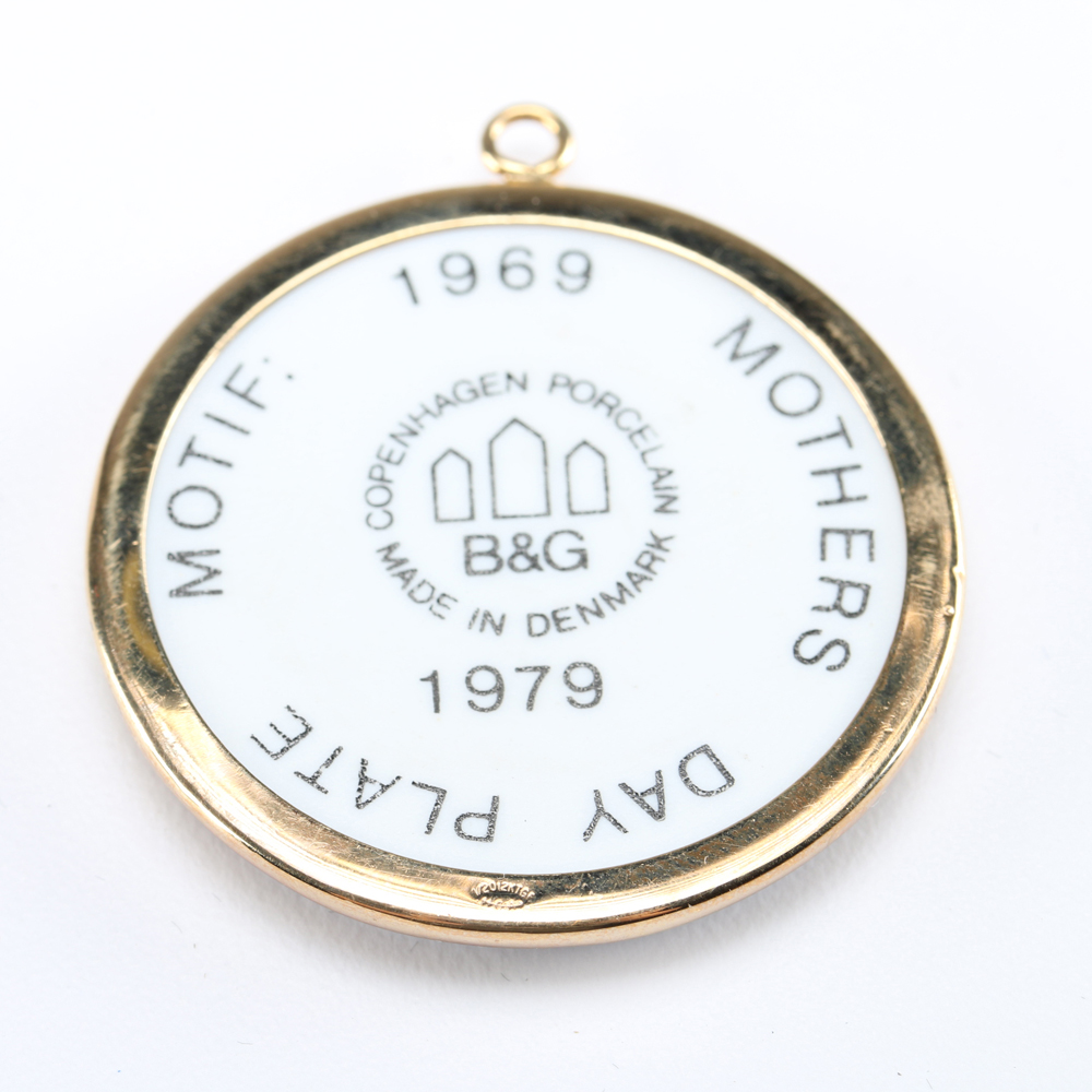 Bing & Grondahl Copenhagen Mother's Day Plate Pendant
