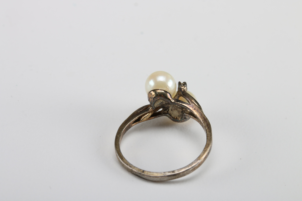 Sterling Silver Ring with Pearls and Diamonds