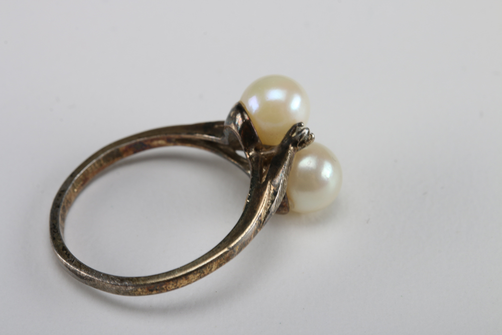 Sterling Silver Ring with Pearls and Diamonds