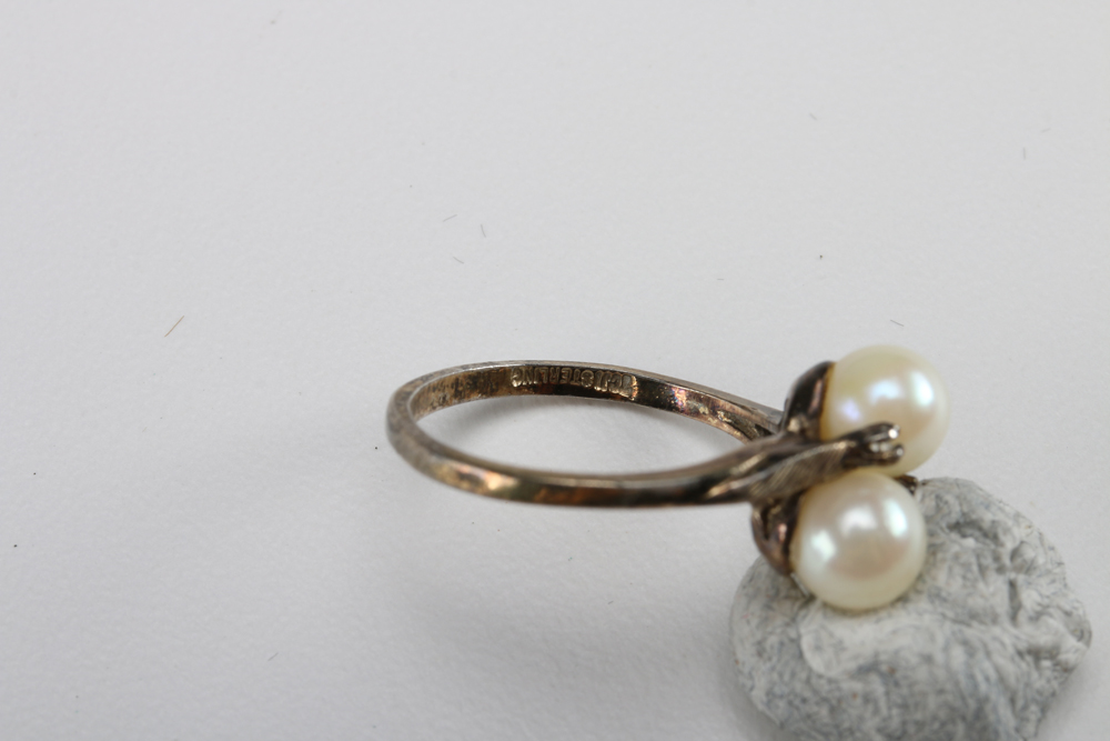 Sterling Silver Ring with Pearls and Diamonds