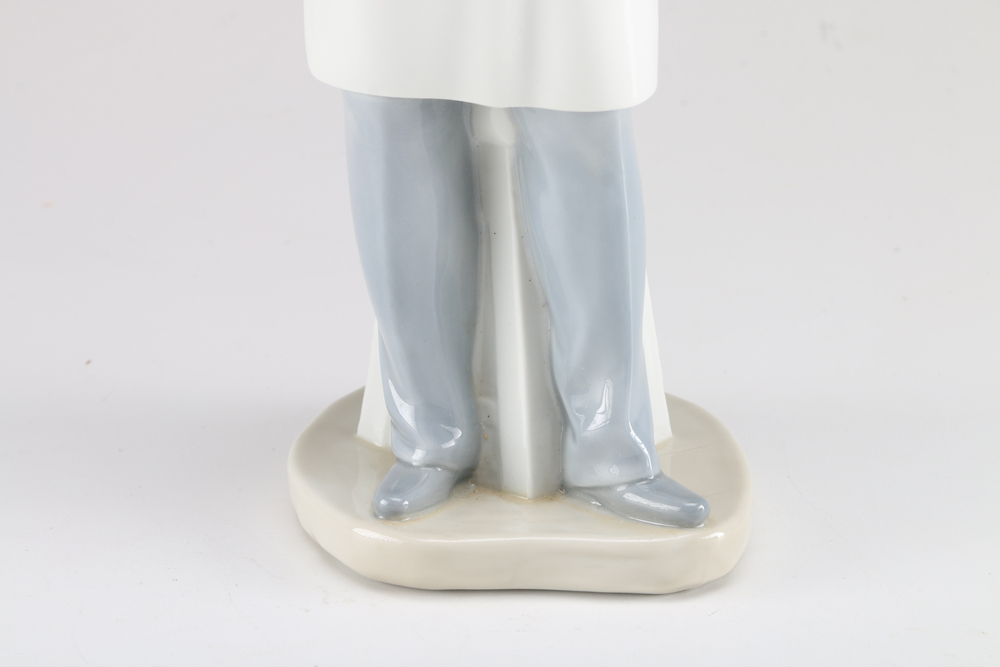 1970s Nao by Lladro Doctor Figurine