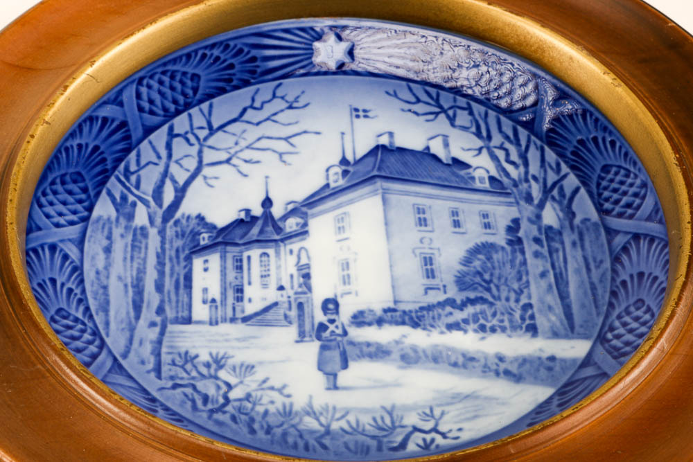 Six Royal Copenhagen "Christmas Eve in America" Series Porcelain Plates