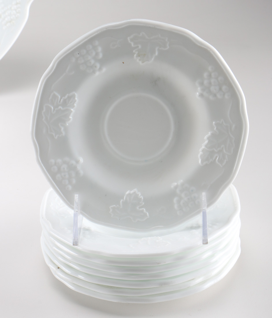 Grape Leaf Milk Glass Set