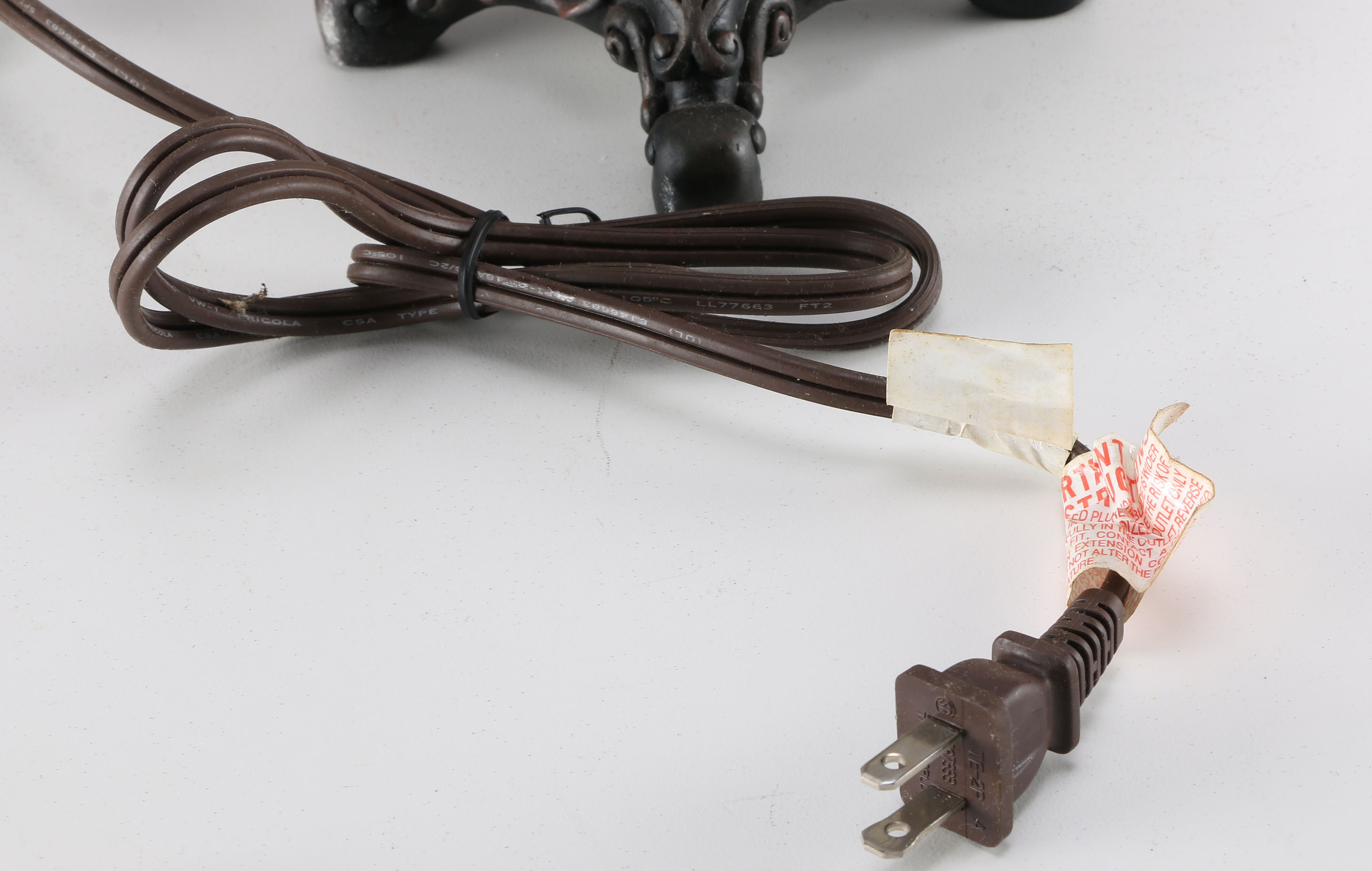 Cheyenne Table Lamp with Victorian Style Glass Shade