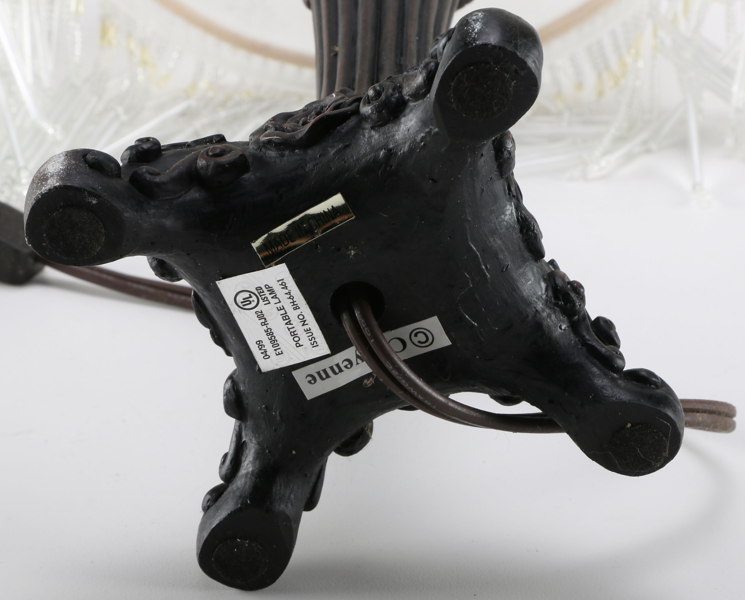 Cheyenne Table Lamp with Victorian Style Glass Shade