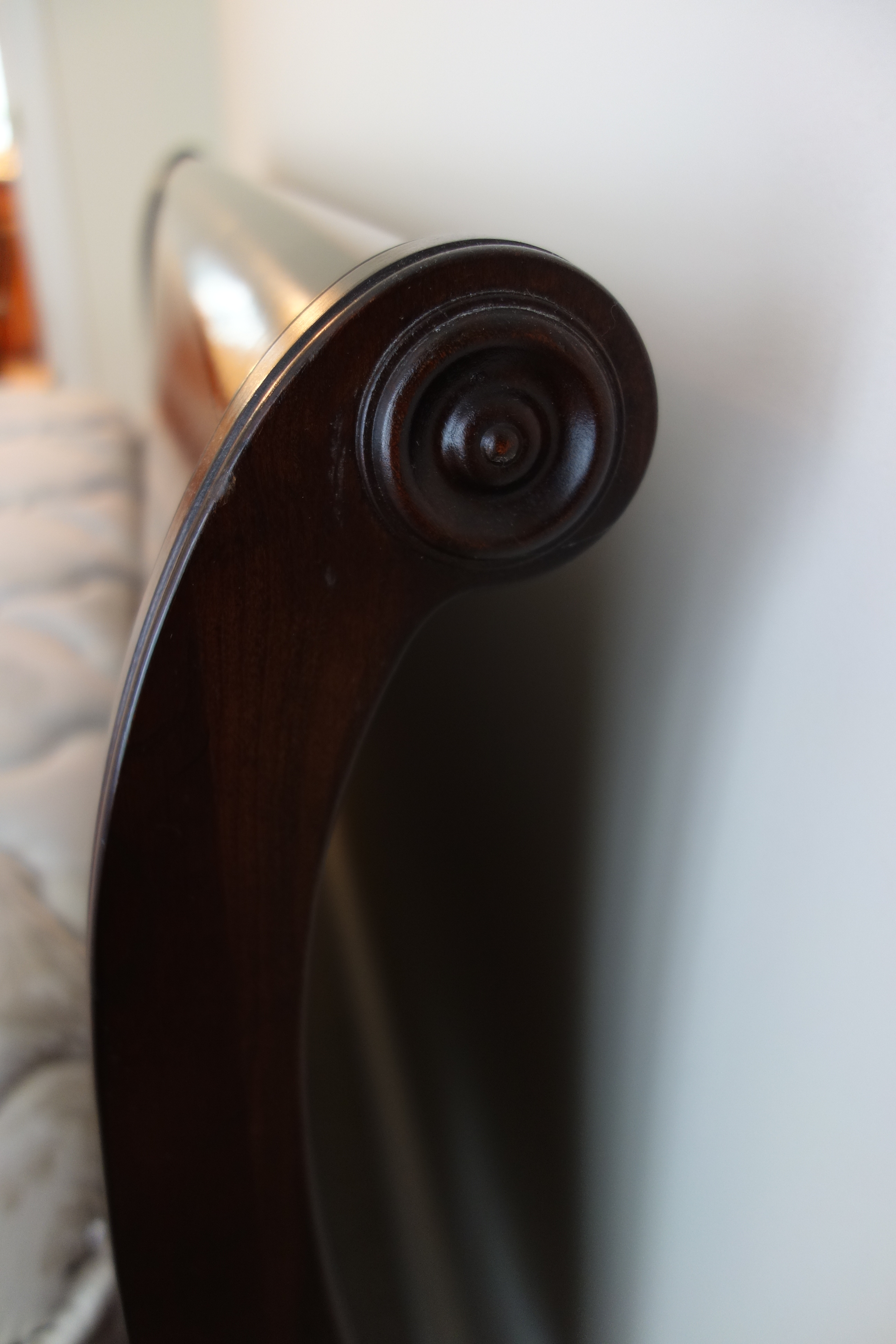 Ethan Allen Georgian Court Queen Sleigh Bed