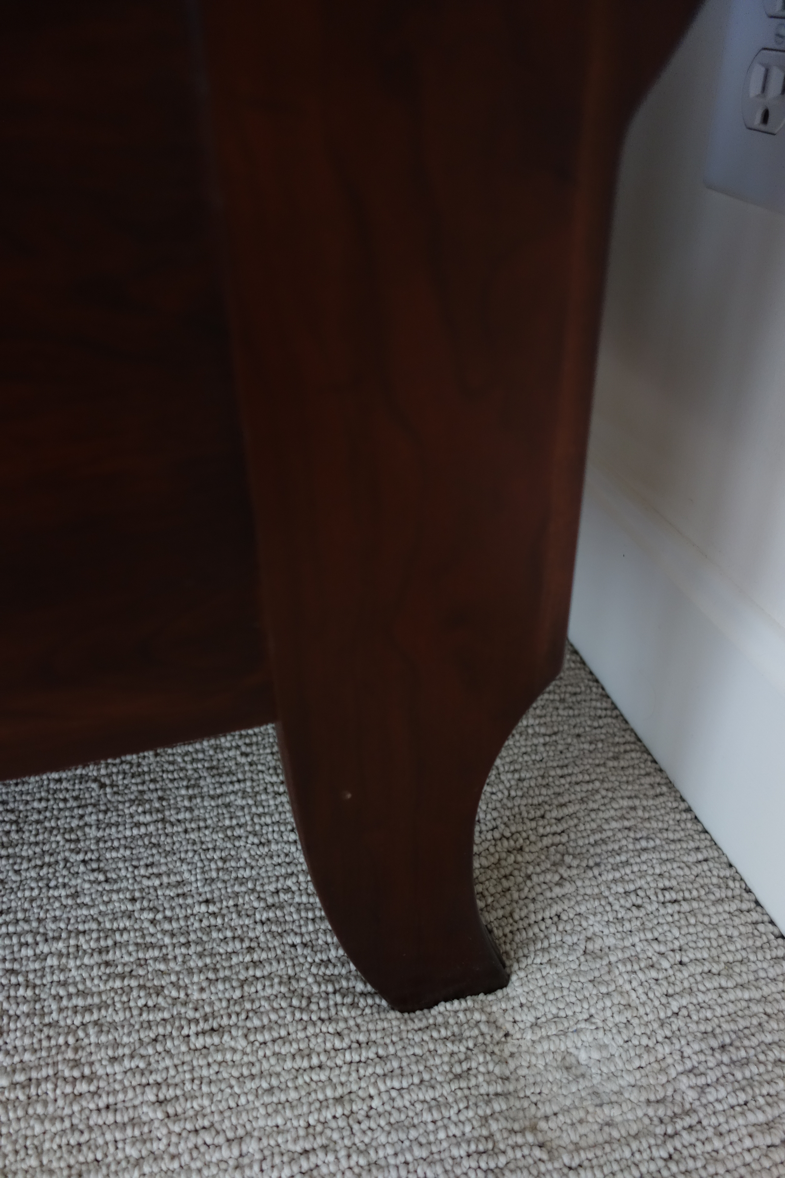 Ethan Allen Georgian Court Queen Sleigh Bed