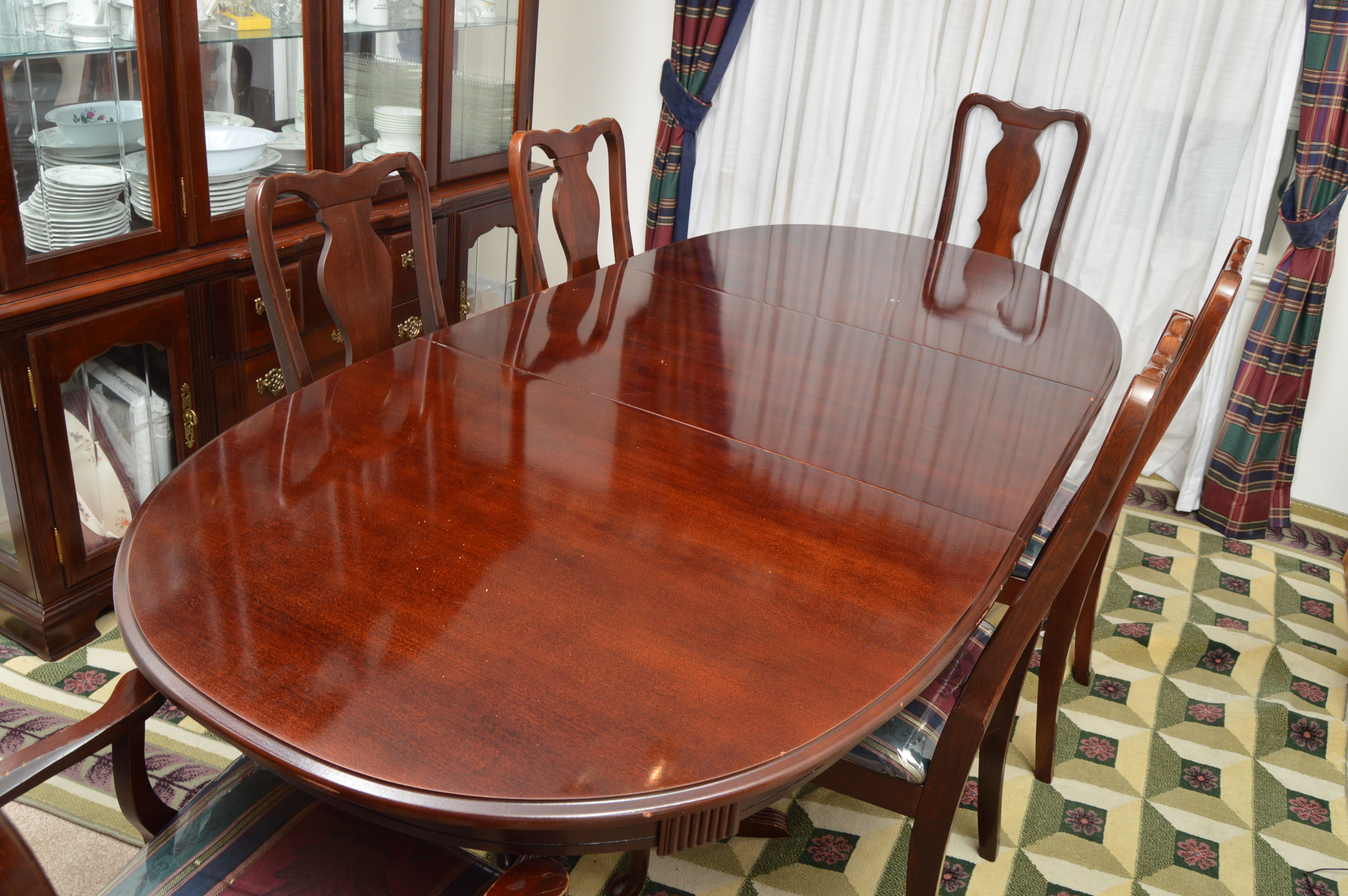 Singer Furniture Dining Table and Chairs