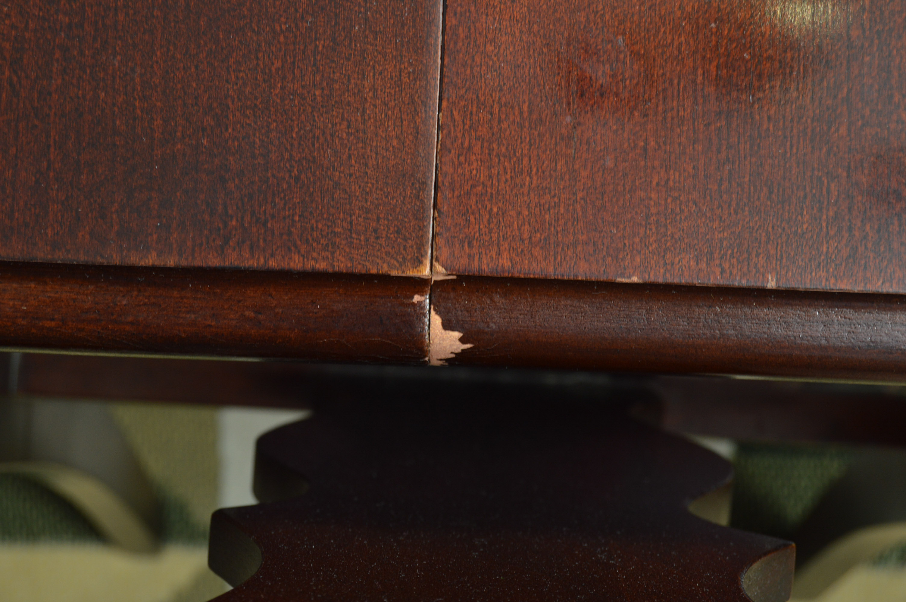 Singer Furniture Dining Table and Chairs