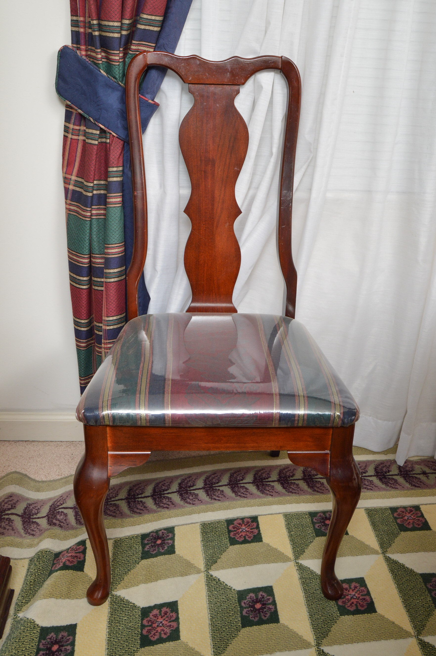 Singer Furniture Dining Table and Chairs