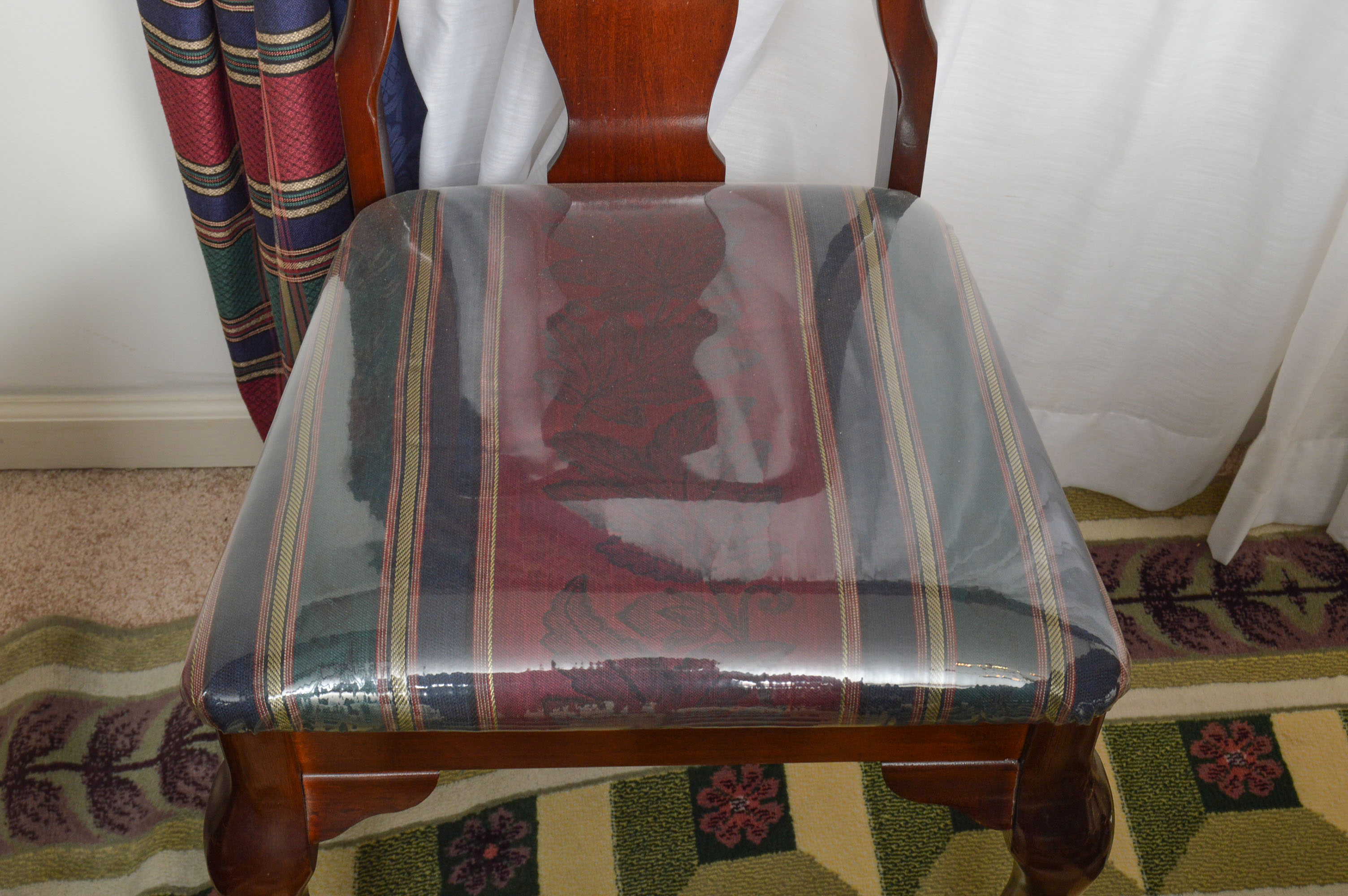 Singer Furniture Dining Table and Chairs