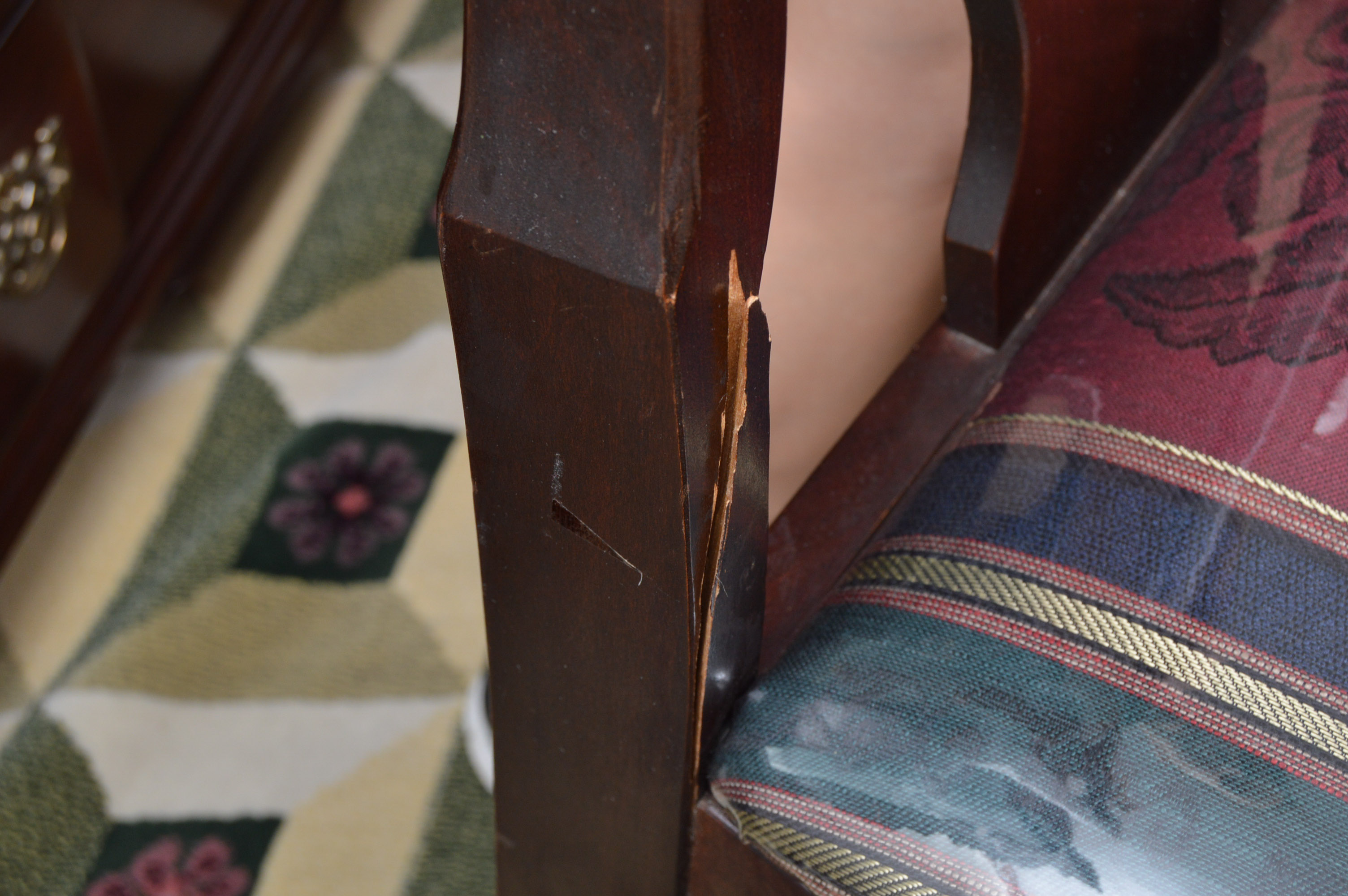 Singer Furniture Dining Table and Chairs