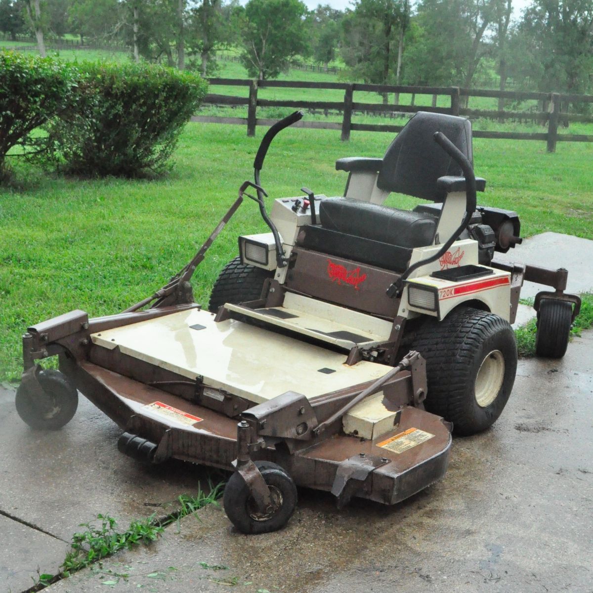 Grasshopper Zero Turn Riding Lawn Mower