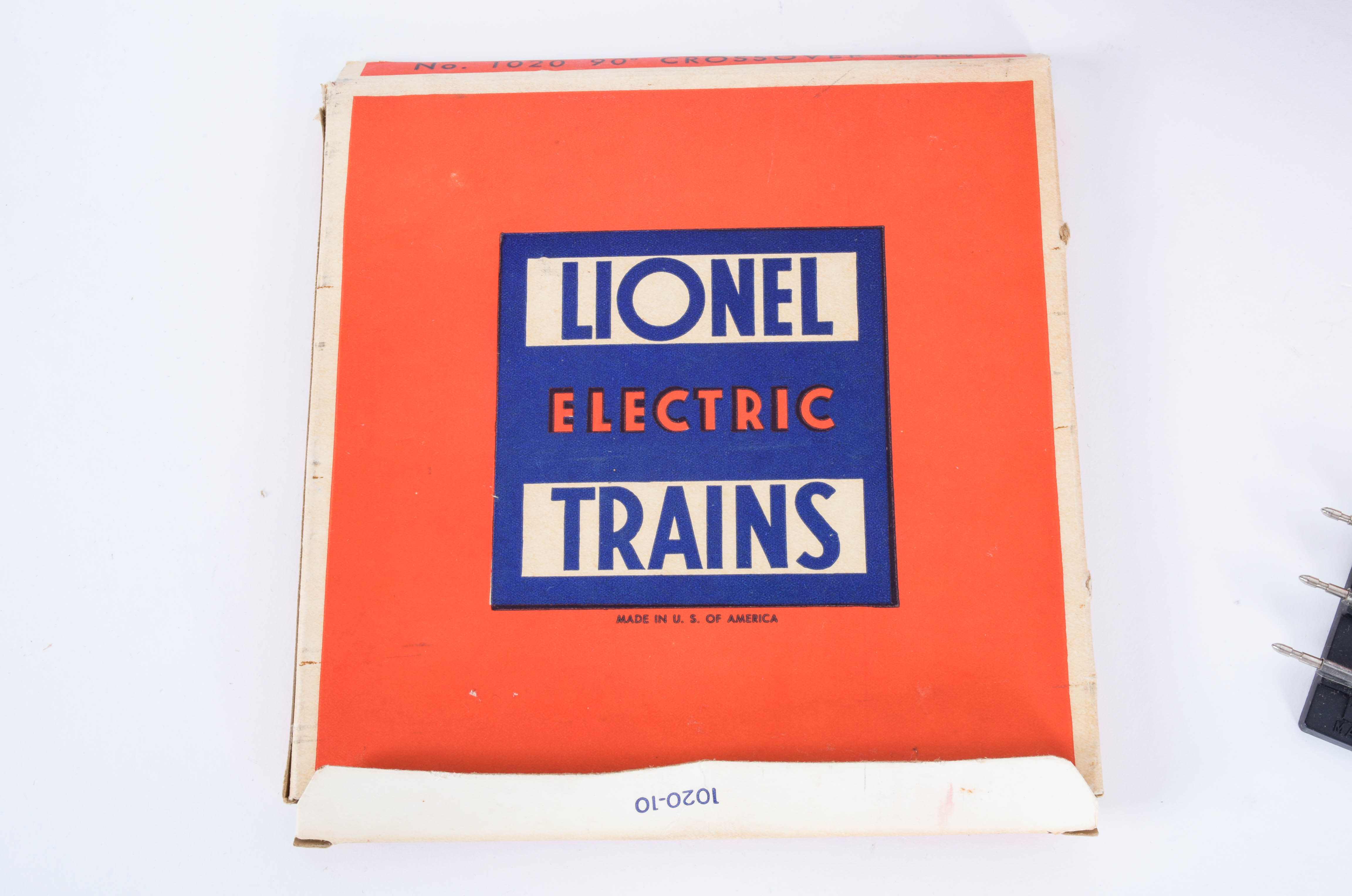 Vintage Lionel Train Cars and Accessories