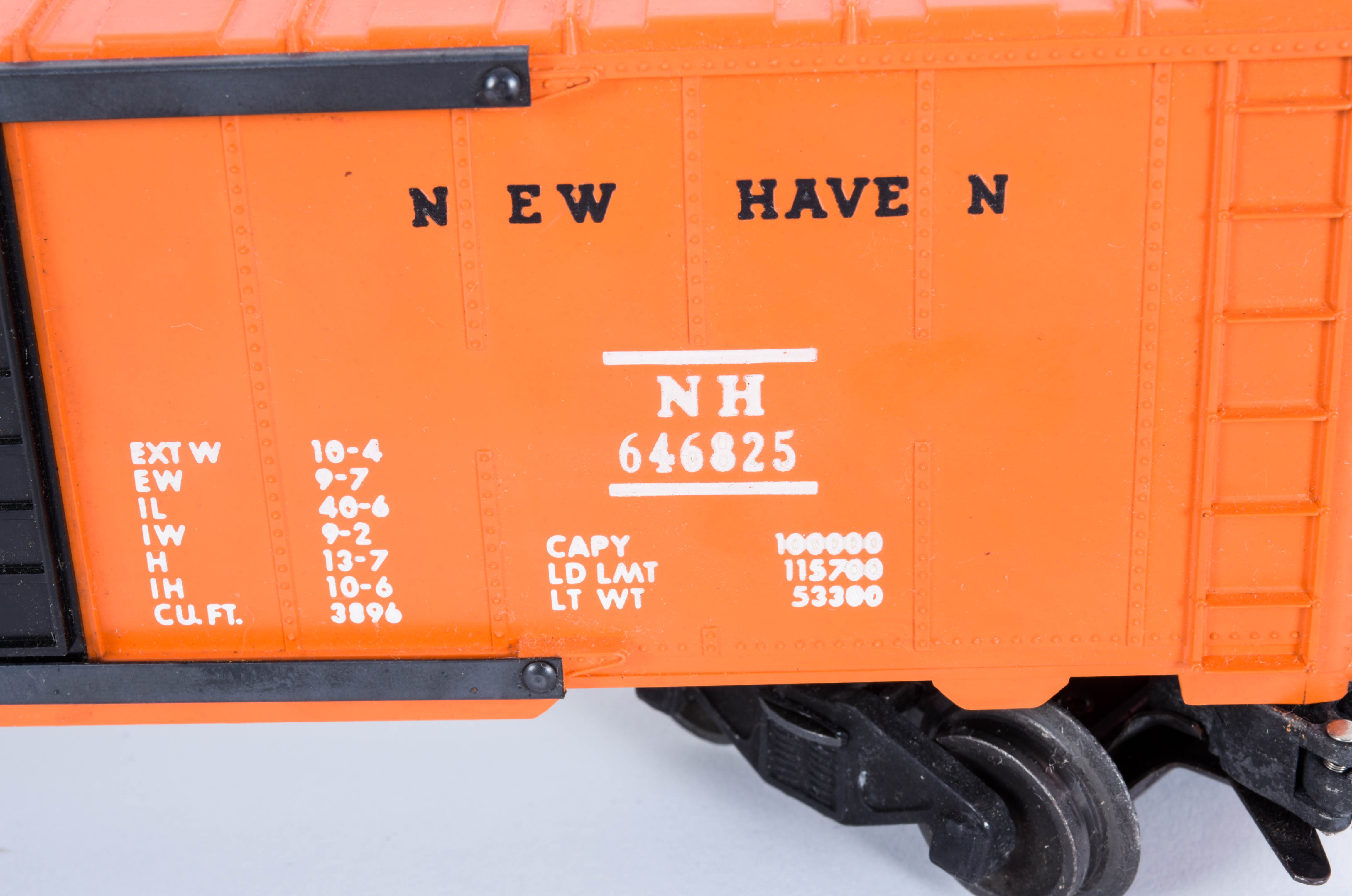 Vintage Lionel Train Cars and Accessories