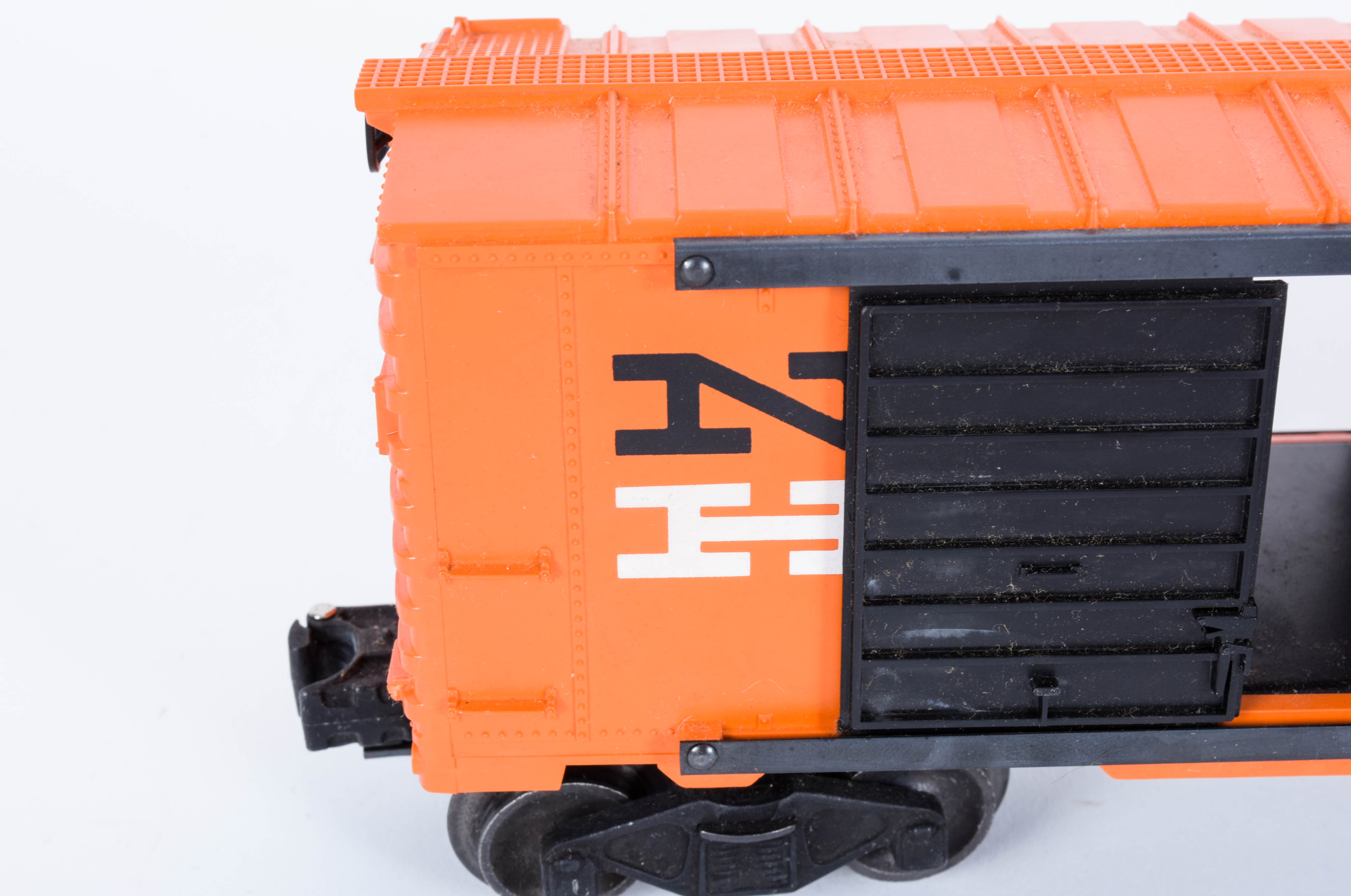 Vintage Lionel Train Cars and Accessories