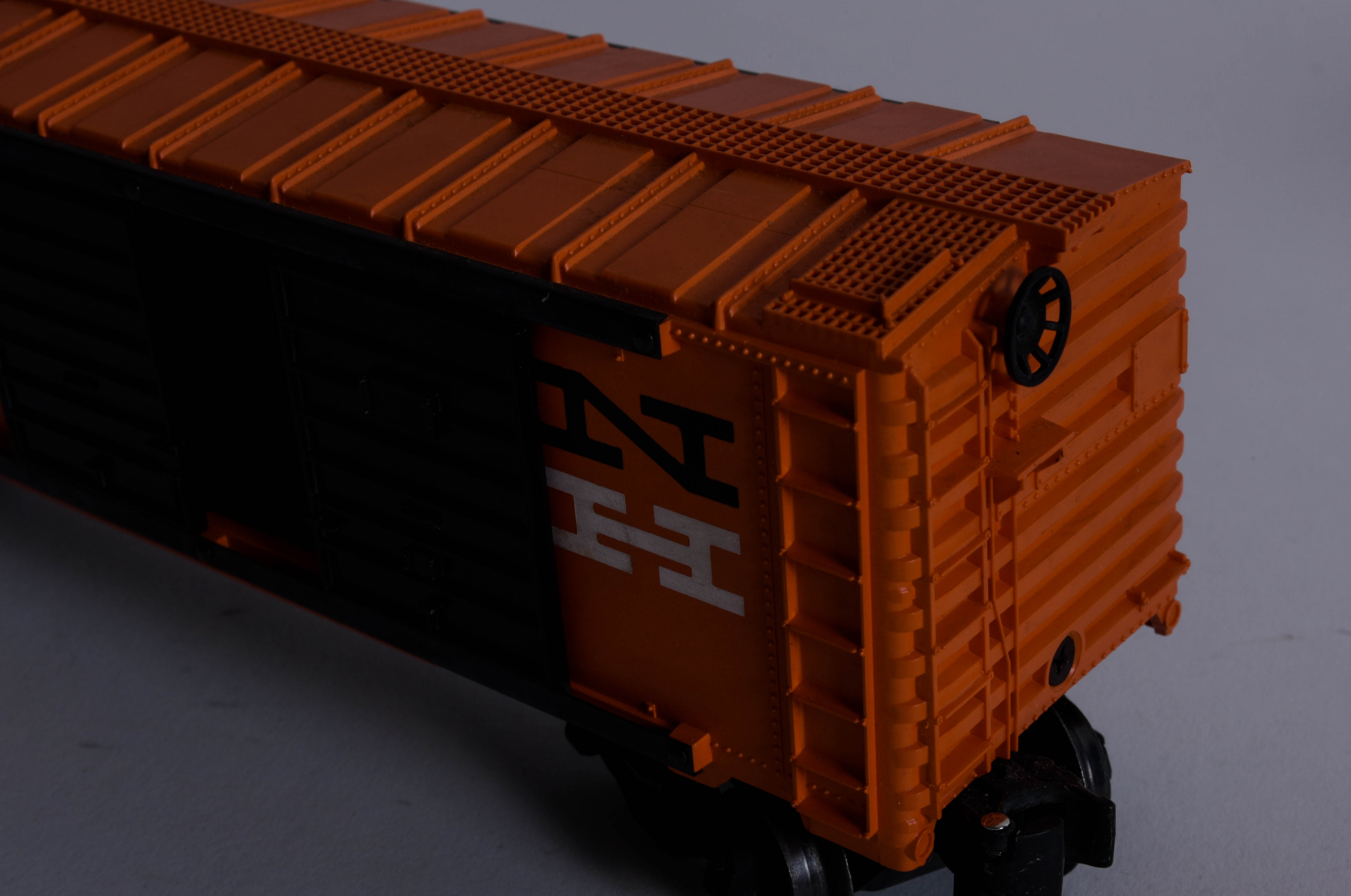 Vintage Lionel Train Cars and Accessories