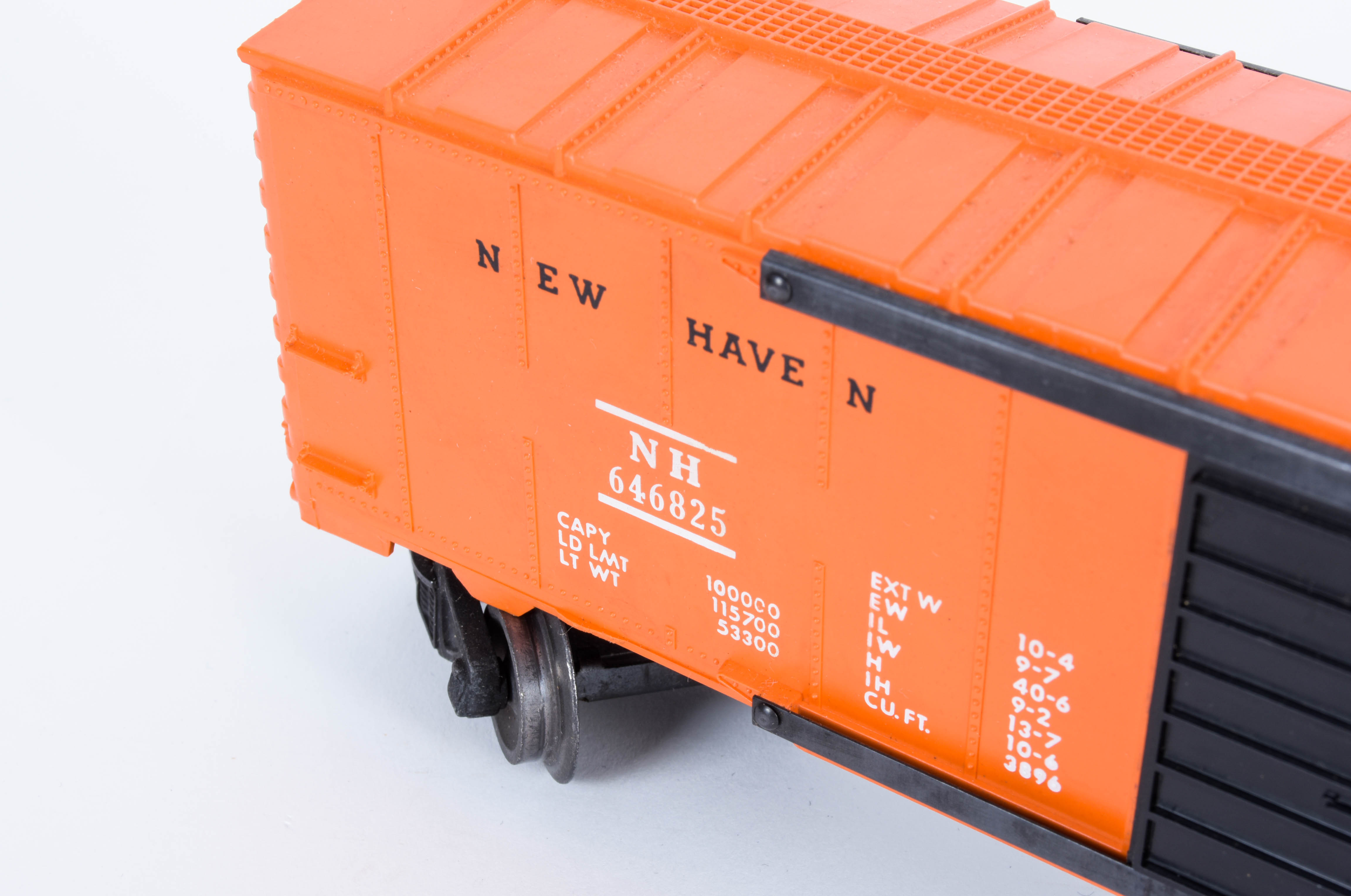 Vintage Lionel Train Cars and Accessories