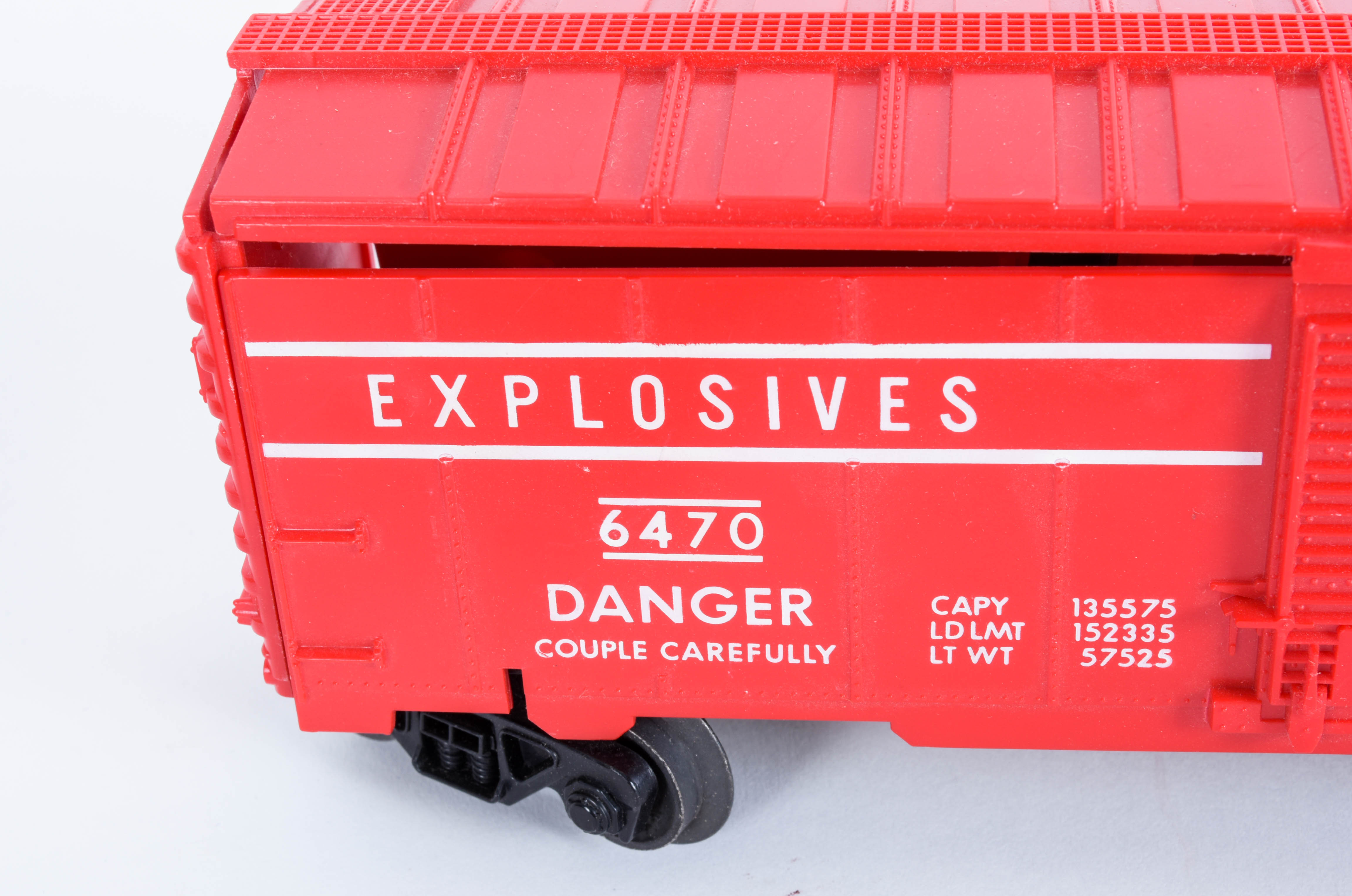 Vintage Lionel Train Cars and Accessories