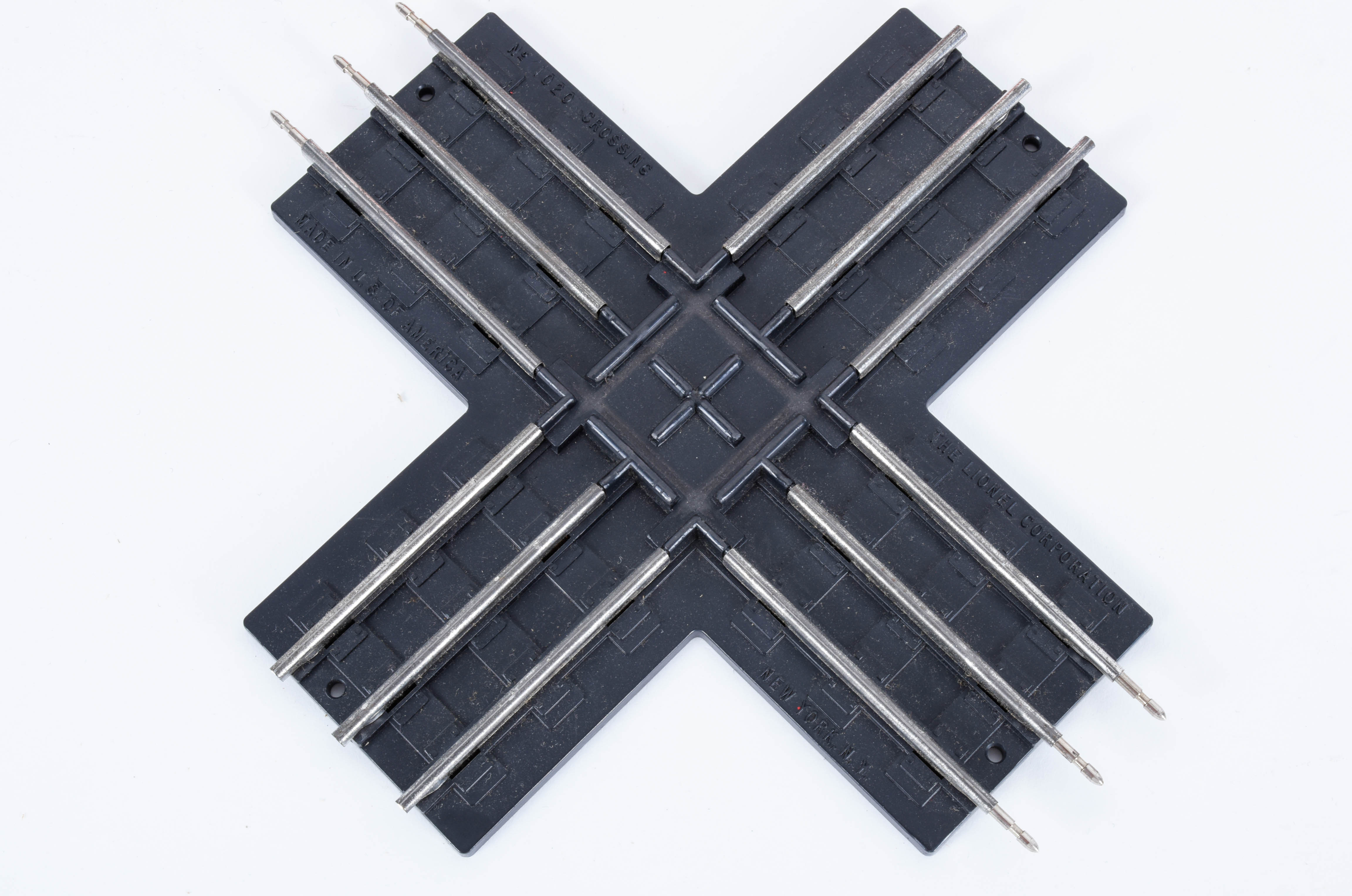 Vintage Lionel Train Cars and Accessories