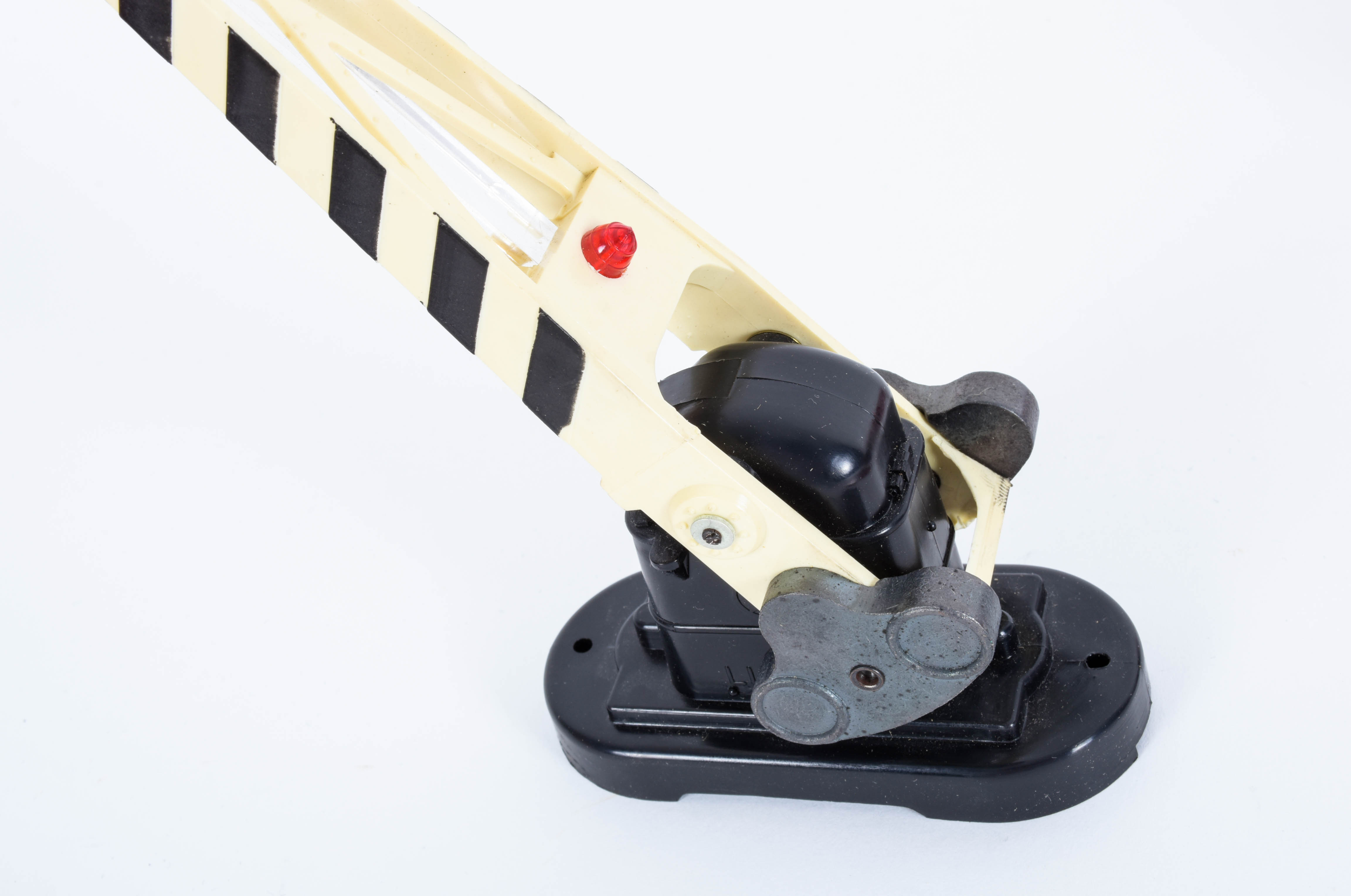 Vintage Lionel Train Cars and Accessories