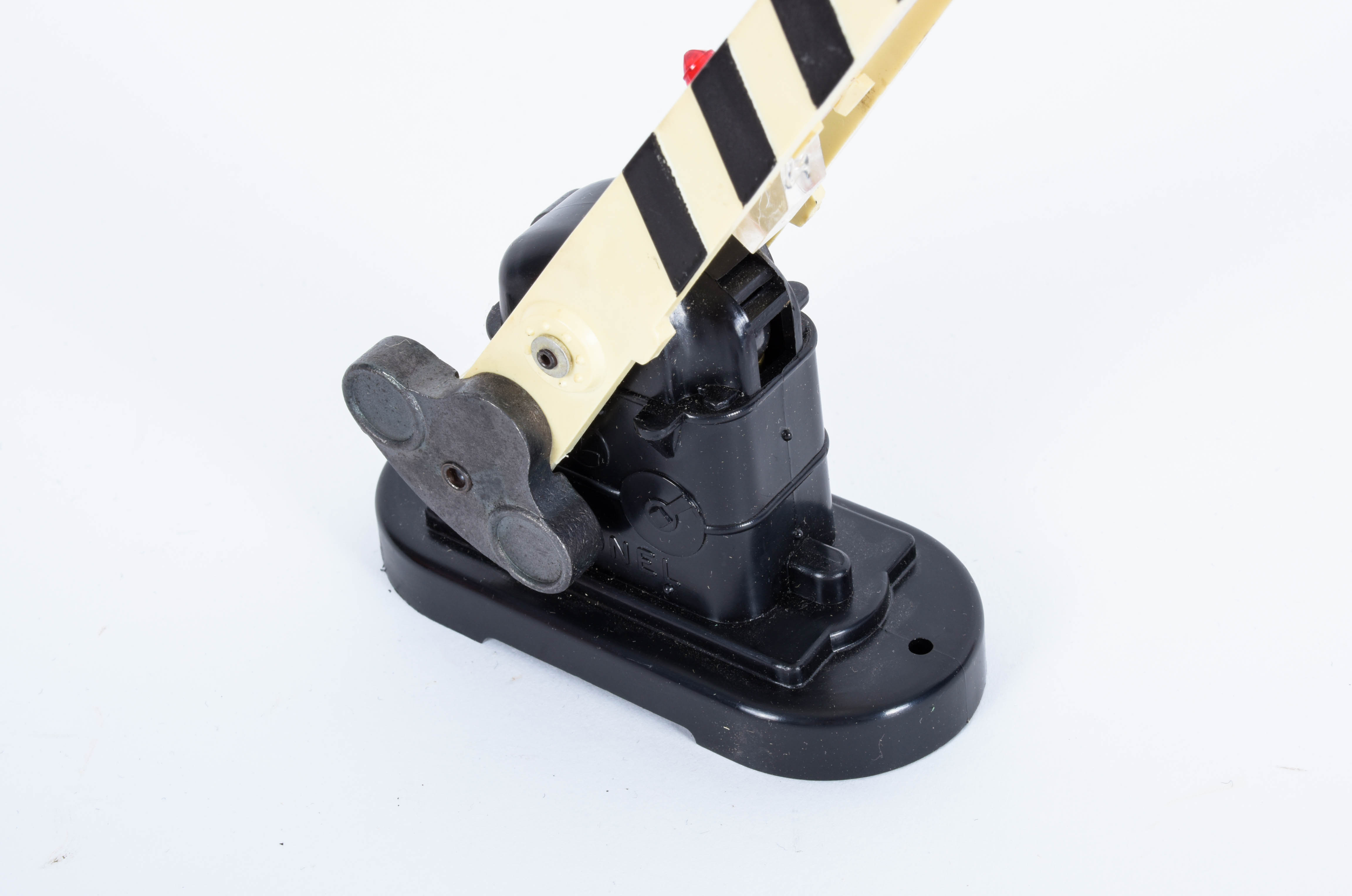 Vintage Lionel Train Cars and Accessories