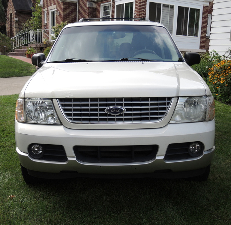 2002 4WD Ford Explorer Limited with 3rd Row Seating and V-8 Engine