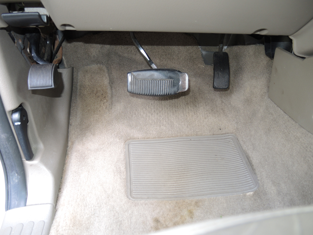 2002 4WD Ford Explorer Limited with 3rd Row Seating and V-8 Engine