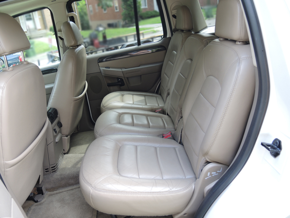 2002 4WD Ford Explorer Limited with 3rd Row Seating and V-8 Engine