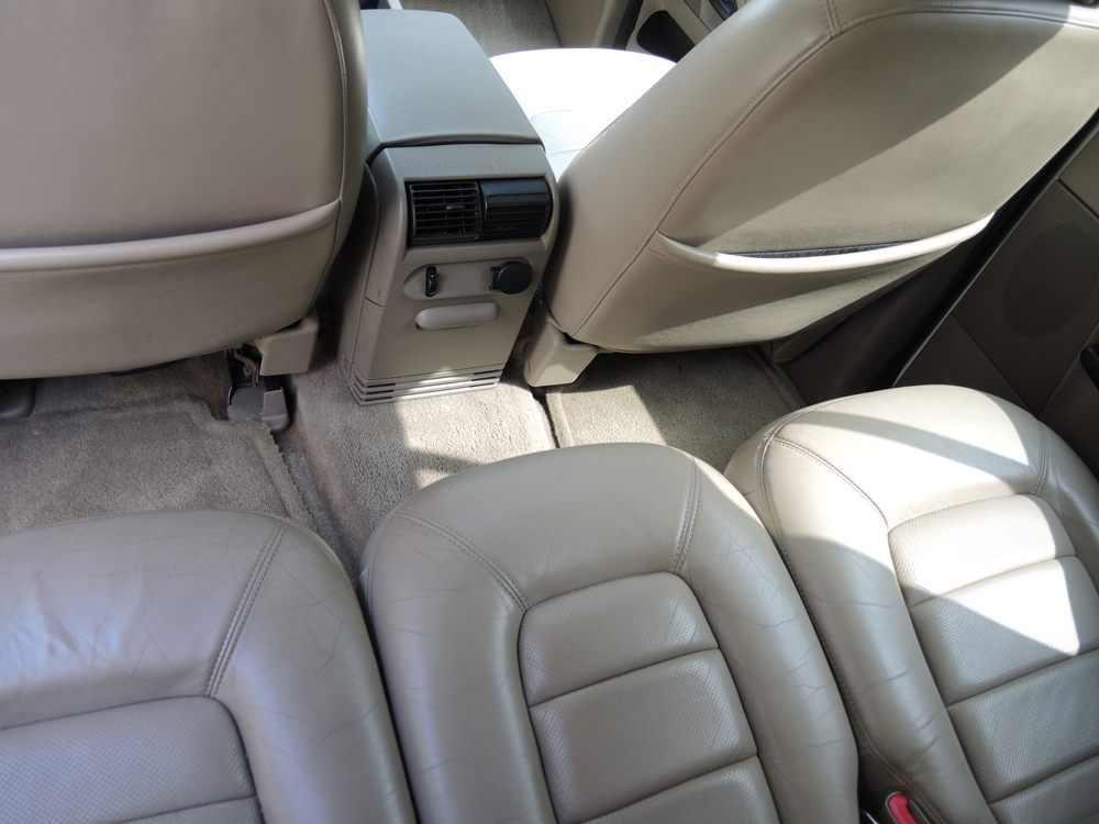 2002 4WD Ford Explorer Limited with 3rd Row Seating and V-8 Engine