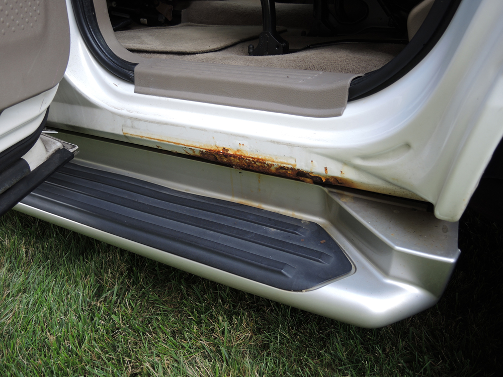 2002 4WD Ford Explorer Limited with 3rd Row Seating and V-8 Engine