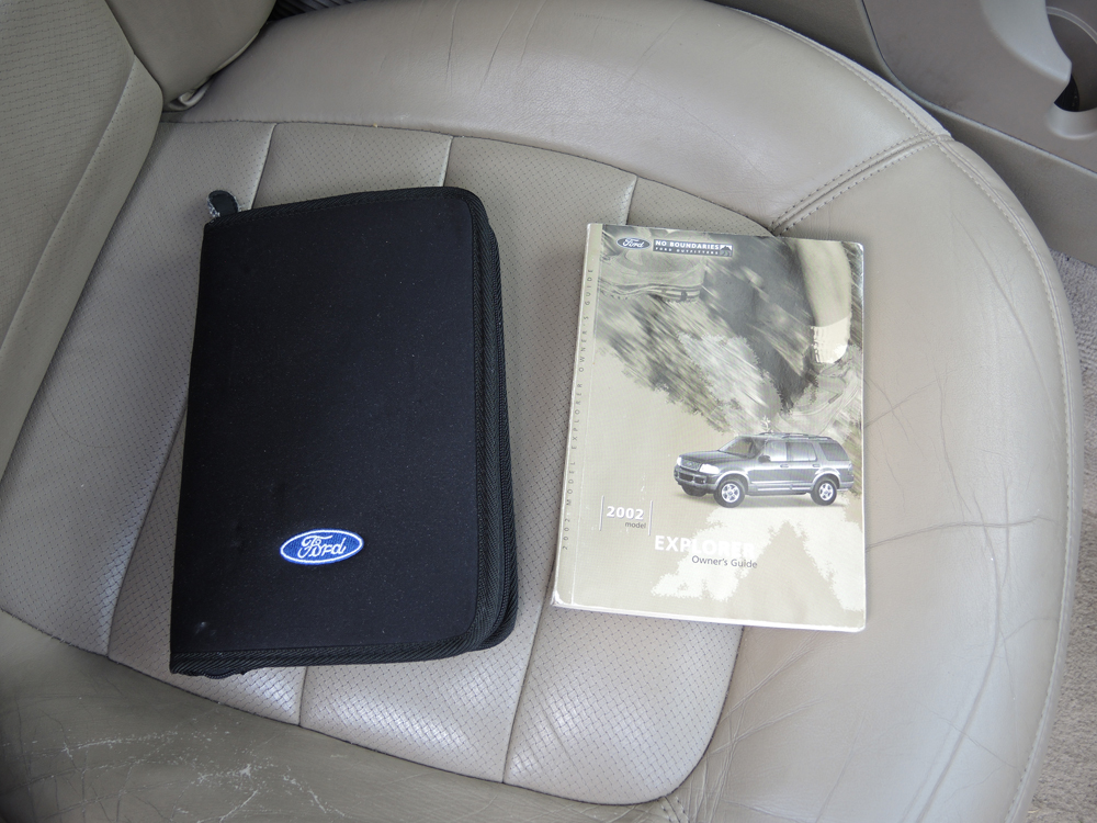 2002 4WD Ford Explorer Limited with 3rd Row Seating and V-8 Engine