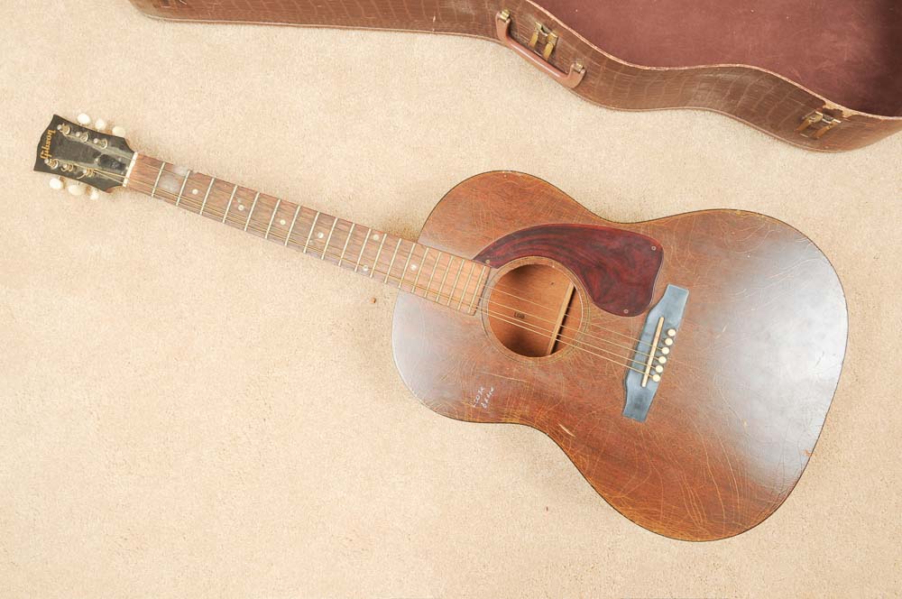Vintage 1964 Gibson LG-0 Guitar With Case
