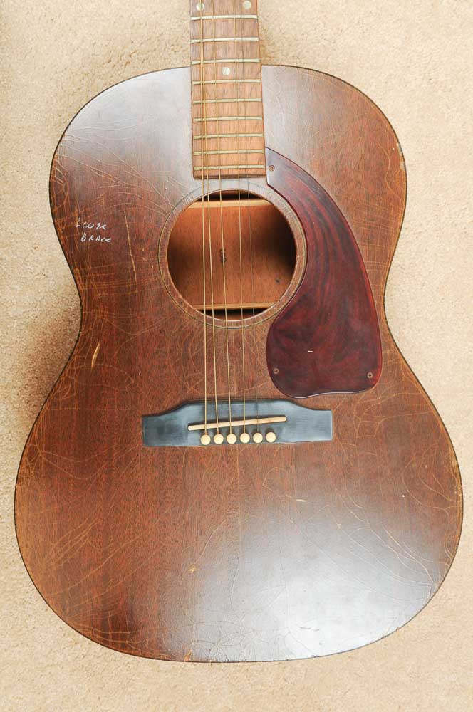 Vintage 1964 Gibson LG-0 Guitar With Case