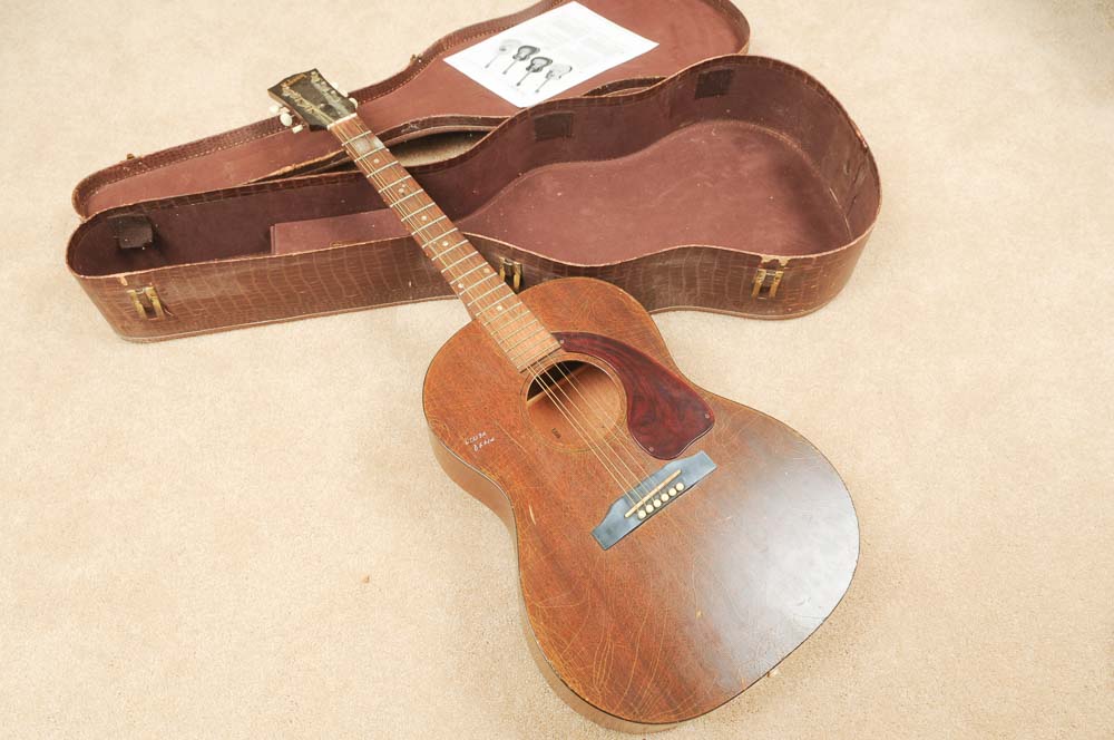 Vintage 1964 Gibson LG-0 Guitar With Case