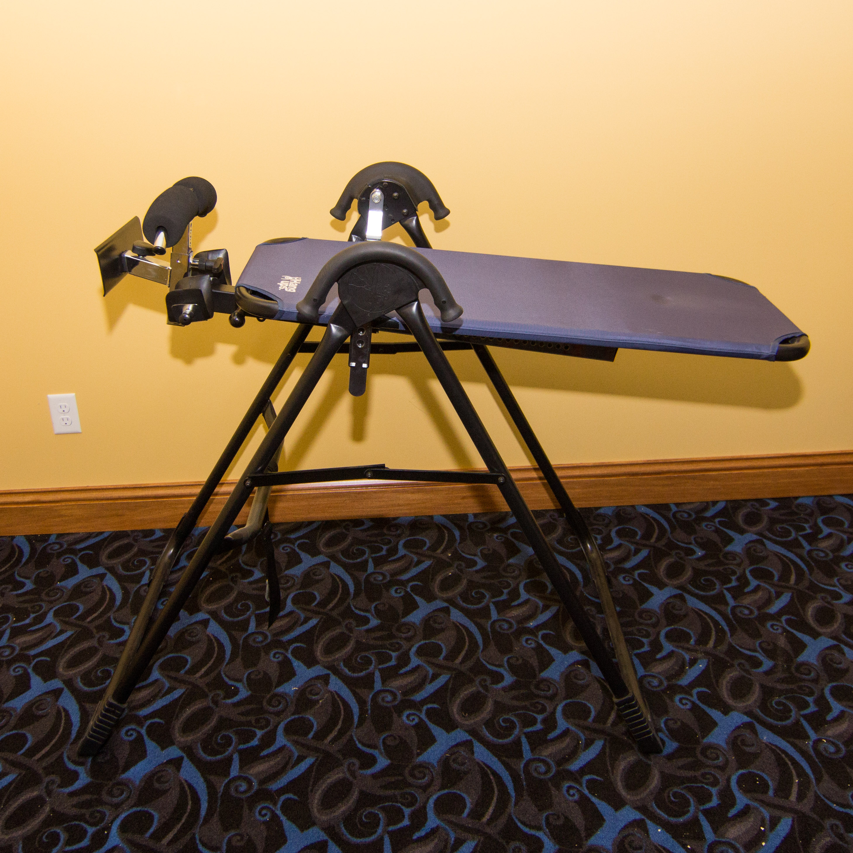 Hang Ups F7000 Inversion Table with Folding Stand