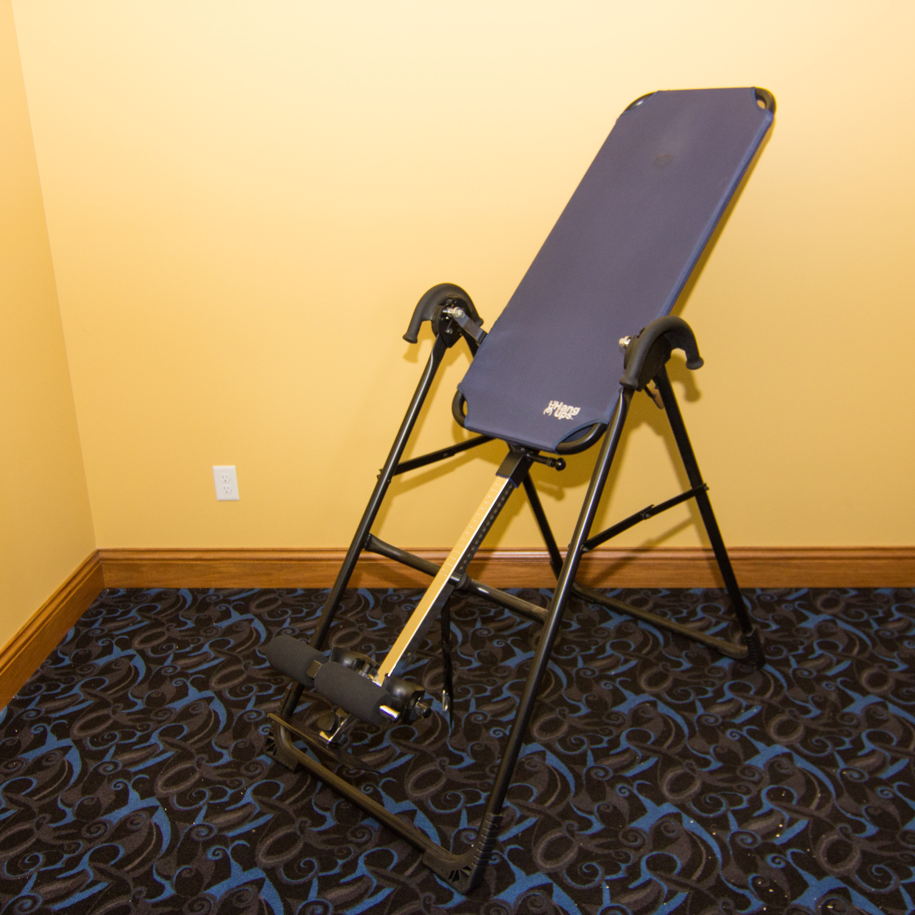 Hang Ups F7000 Inversion Table with Folding Stand