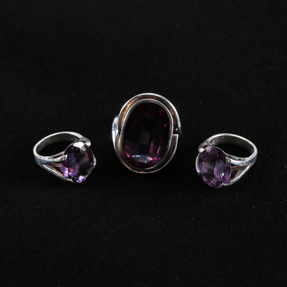 Assortment of 900 Silver and Color Change Sapphire Rings