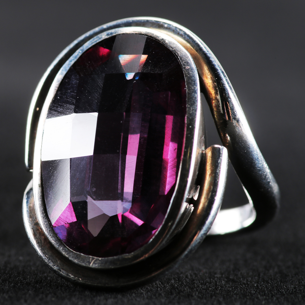 Assortment of 900 Silver and Color Change Sapphire Rings