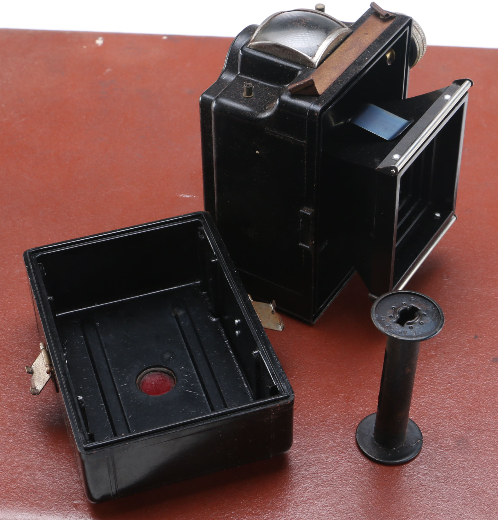 1950 Genos "Rapid" Camera and Case