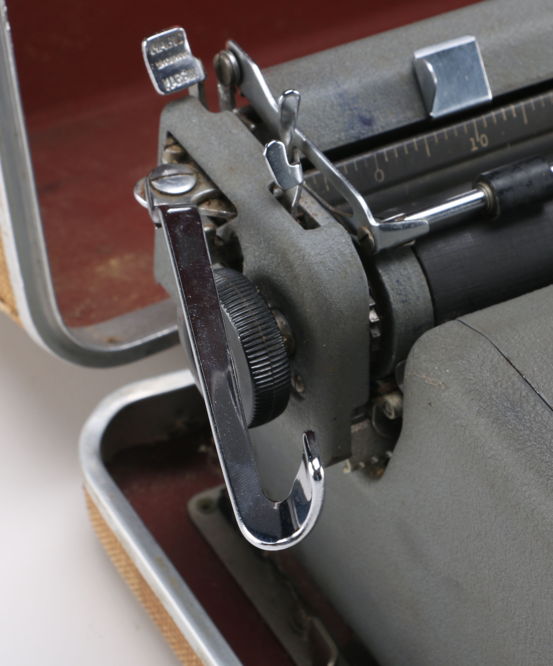 Circa 1940s Royal "Quiet DeLuxe" Typewriter