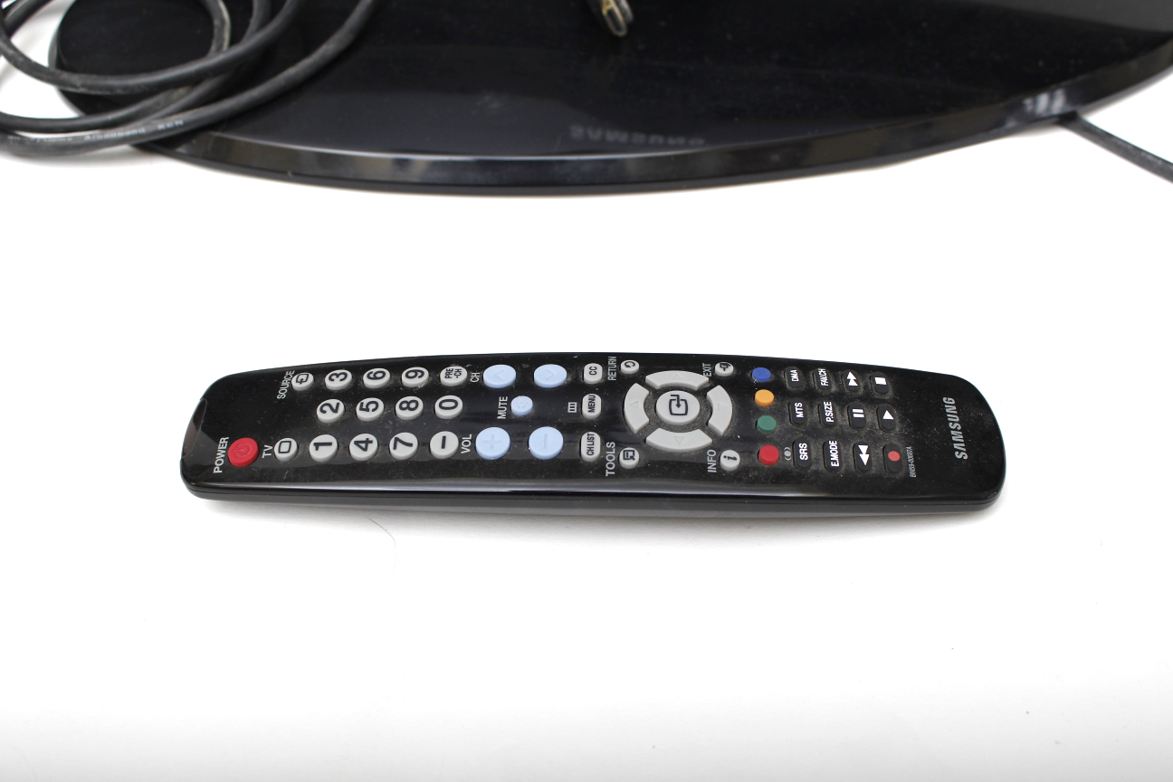 Samsung 32" Flatscreen LCD Television