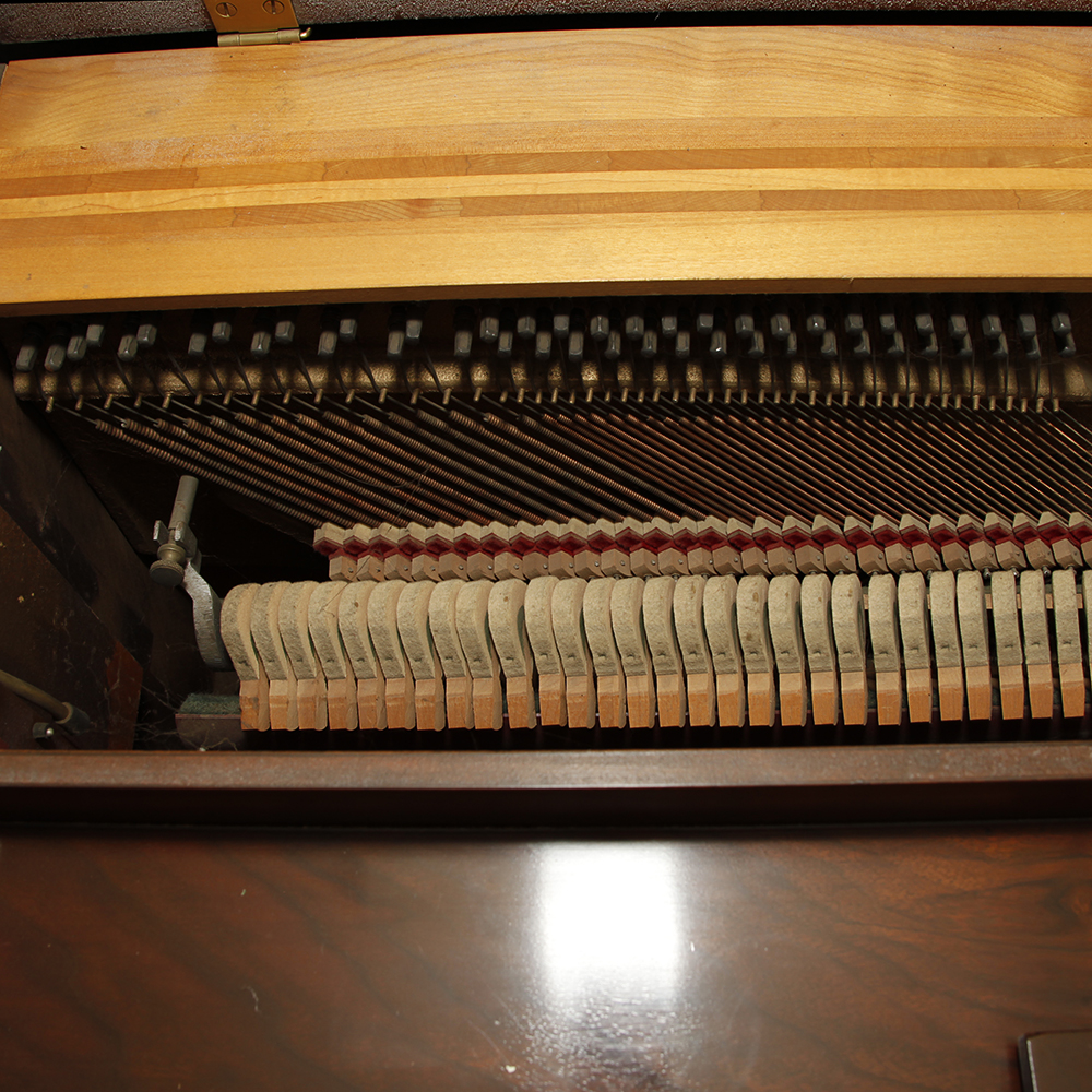Mid-20th Century Lester Philadelphia Betsy Ross Spinet Piano