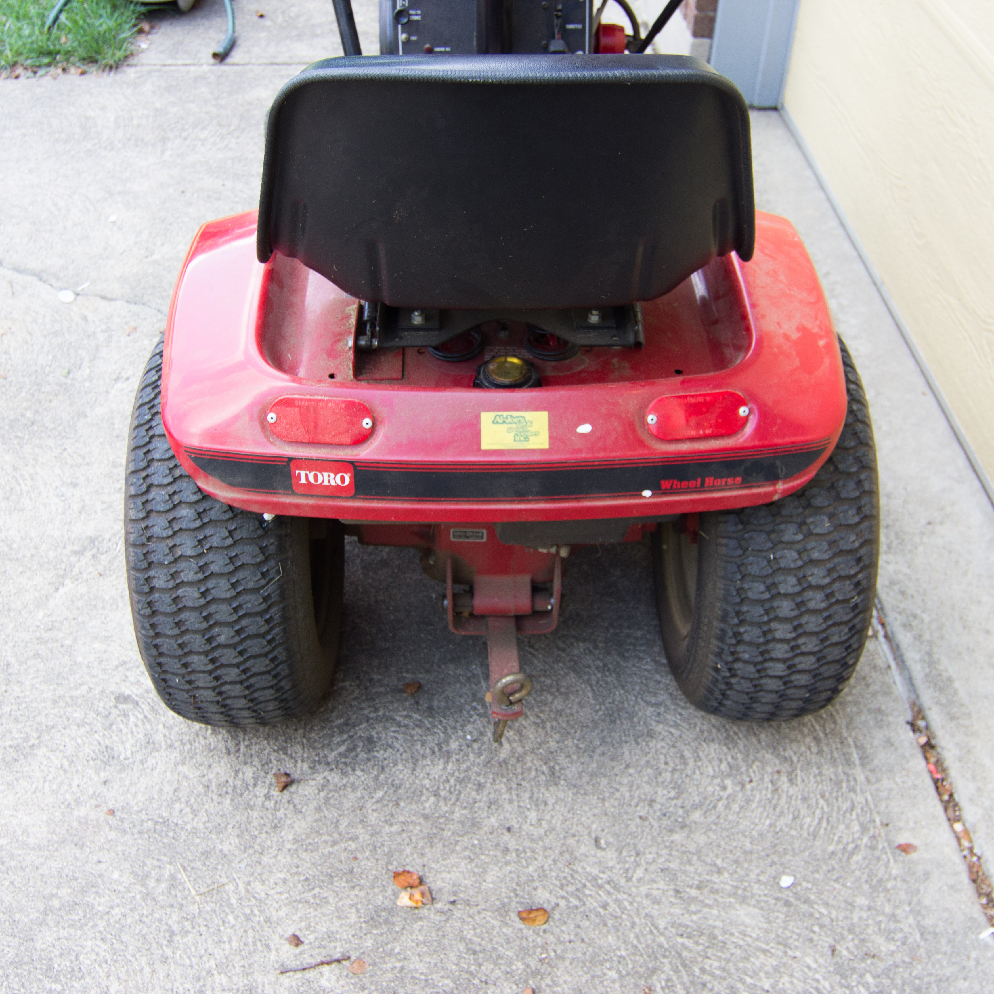 Toro Wheel Horse Classic 310-8 Lawnmower
